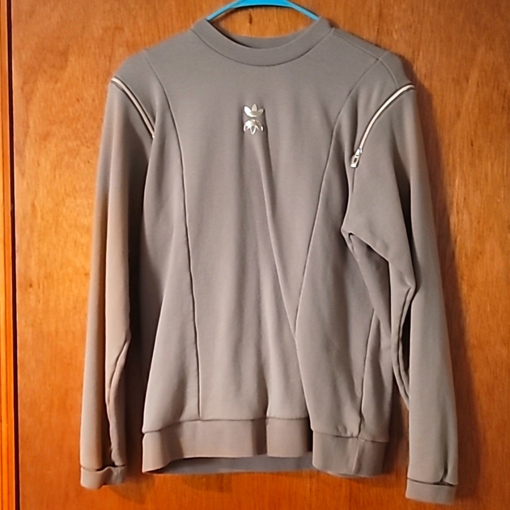 Womens Adidas crew sweatshirt Sz S Sage green like new!!!